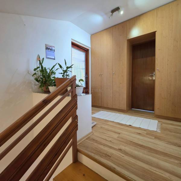3. poschodie chodba