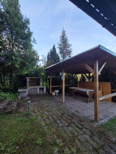 altánok s posedenim.jpg