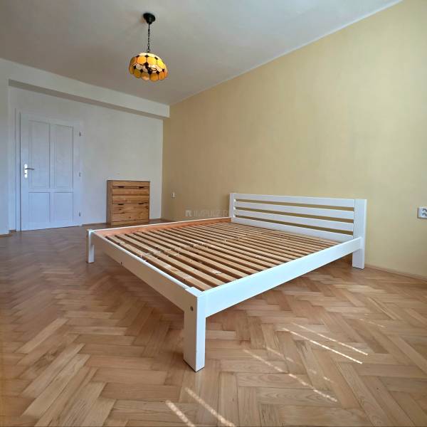 spalna 4