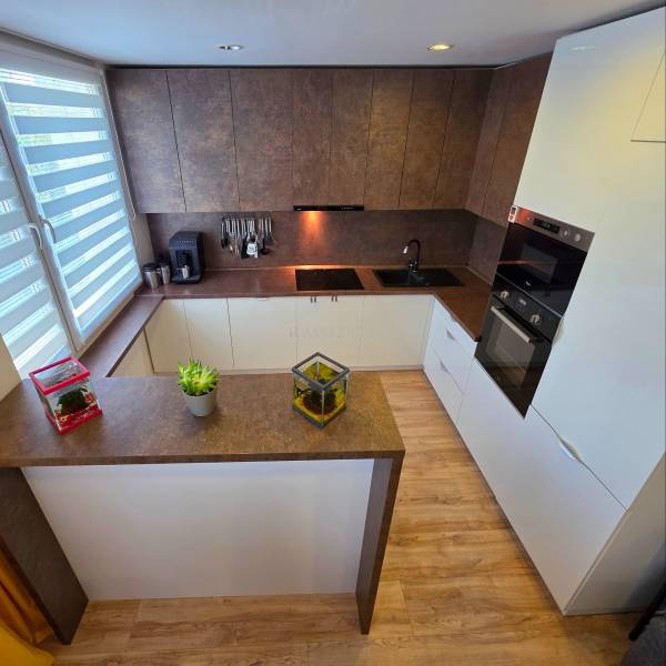 kuchyňa na mieru, vstavané spotrebiče - 3 izbový byt, Košice Západ, Terasa, Inžinierska, rekonštrukcia, na predaj, moderné bývanie