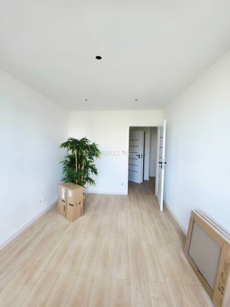 Svetlá nepriechodná izba (SZ) | 3i byt 69m², Lesnícka