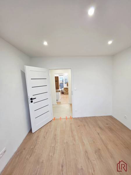 izba_moderne_biele_dvere_kosicezapad_bernolakova