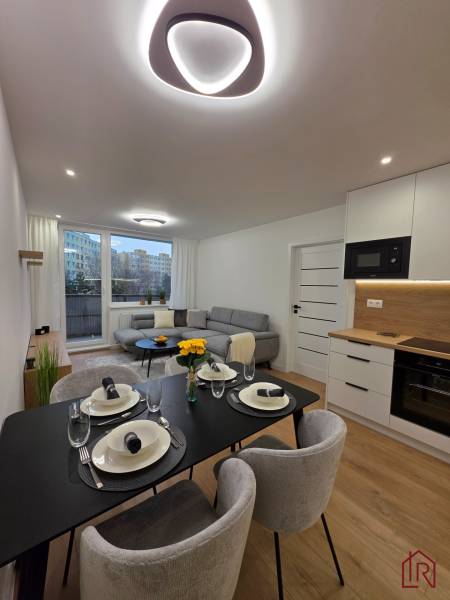 obývačka, jedáleň, kuchynský kút