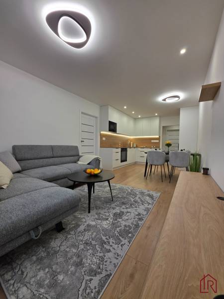 obývačka, jedáleň, kuchynský kút