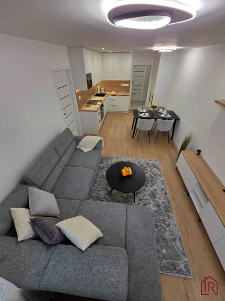 obývačka, jedáleň, kuchynský kút