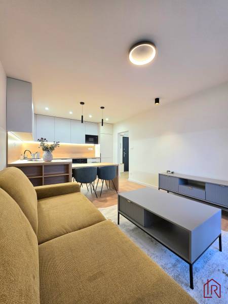 pohľad do obývačky a kuchyne