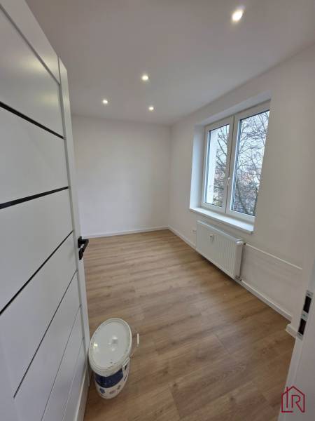 izba menšia pri kuchyni