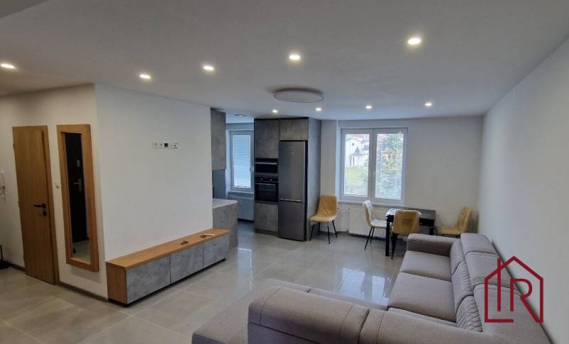 Obývačka tehlový byt Prešov centrum