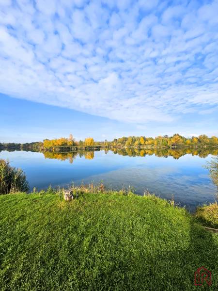 pozemok-pri-jazere-cana