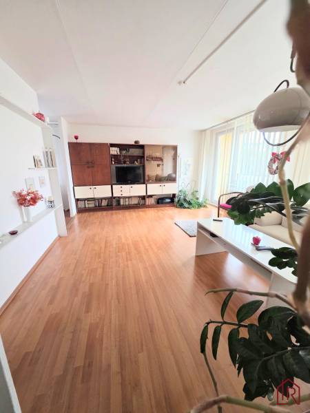 Obývačka-byt Vojenská