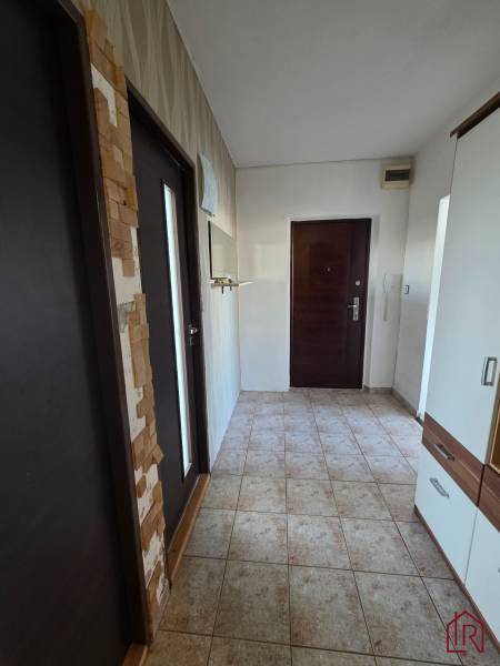 3i byt - Terasa - chodba