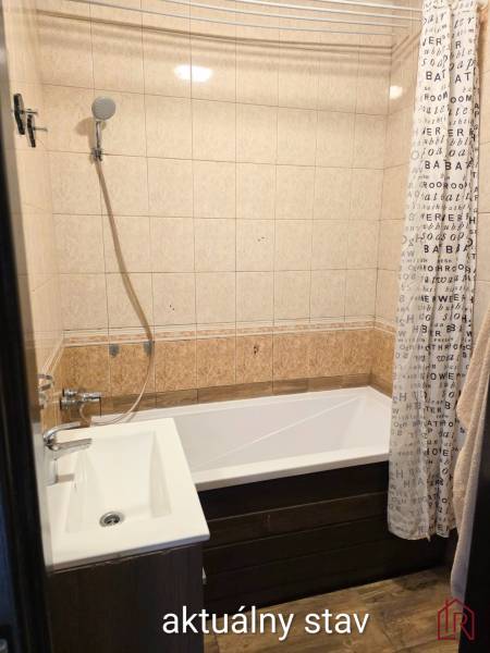 3i byt - Terasa - kúpelňa