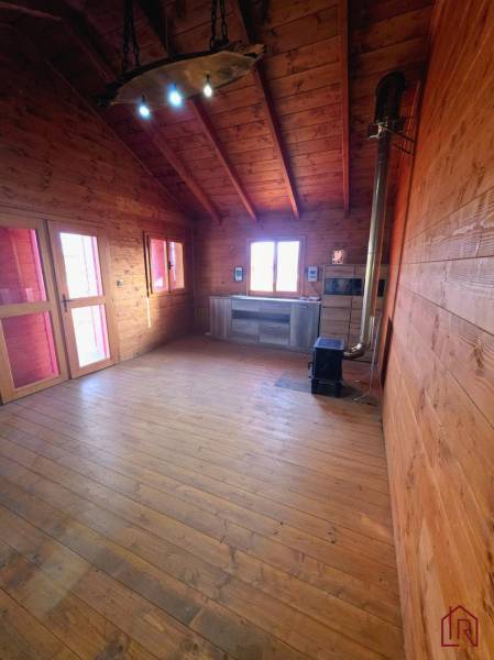 drevená chatka- Šaca 