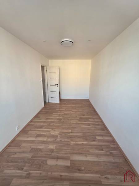 svetla-izba-v-3-izbovom-byte-kosice