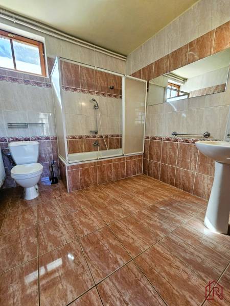 Kúpeľňa v rodinnom dome s kompletnými inžinierskymi sieťami v Michalovce