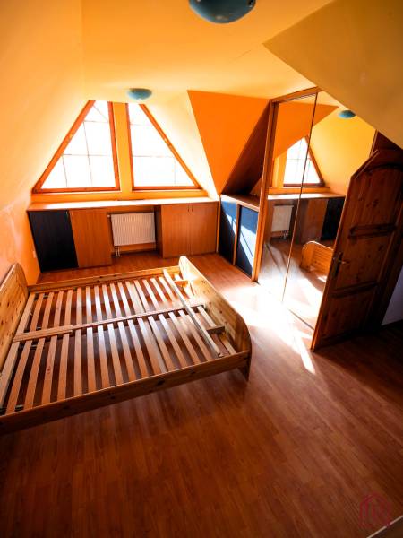 Spálne na poschodí rodinného domu vhodné pre rodinné bývanie v Michalovce