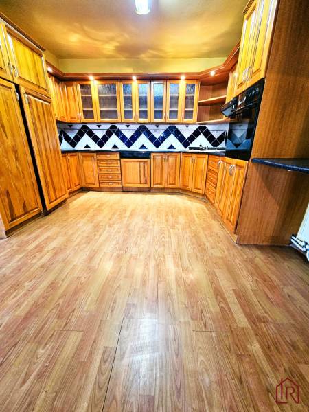 Kuchyňa s jedálenským kútom v rodinnom dome v centre mesta Michalovce