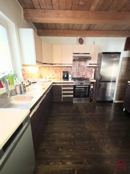 kuchyňa-Čaňa-chata-predaj