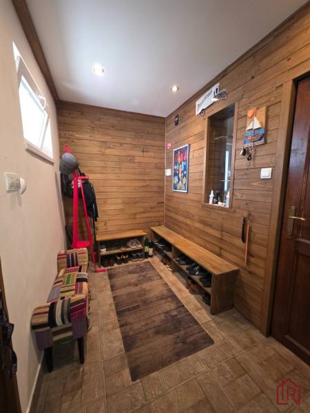 predsieň-Čaňa-chata-predaj