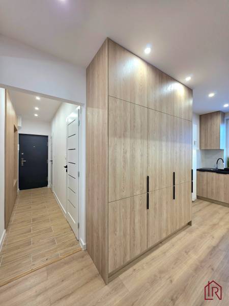 pohľad do vstupnej chodby a kuchyne