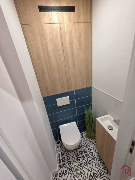 toaleta s umývadlom